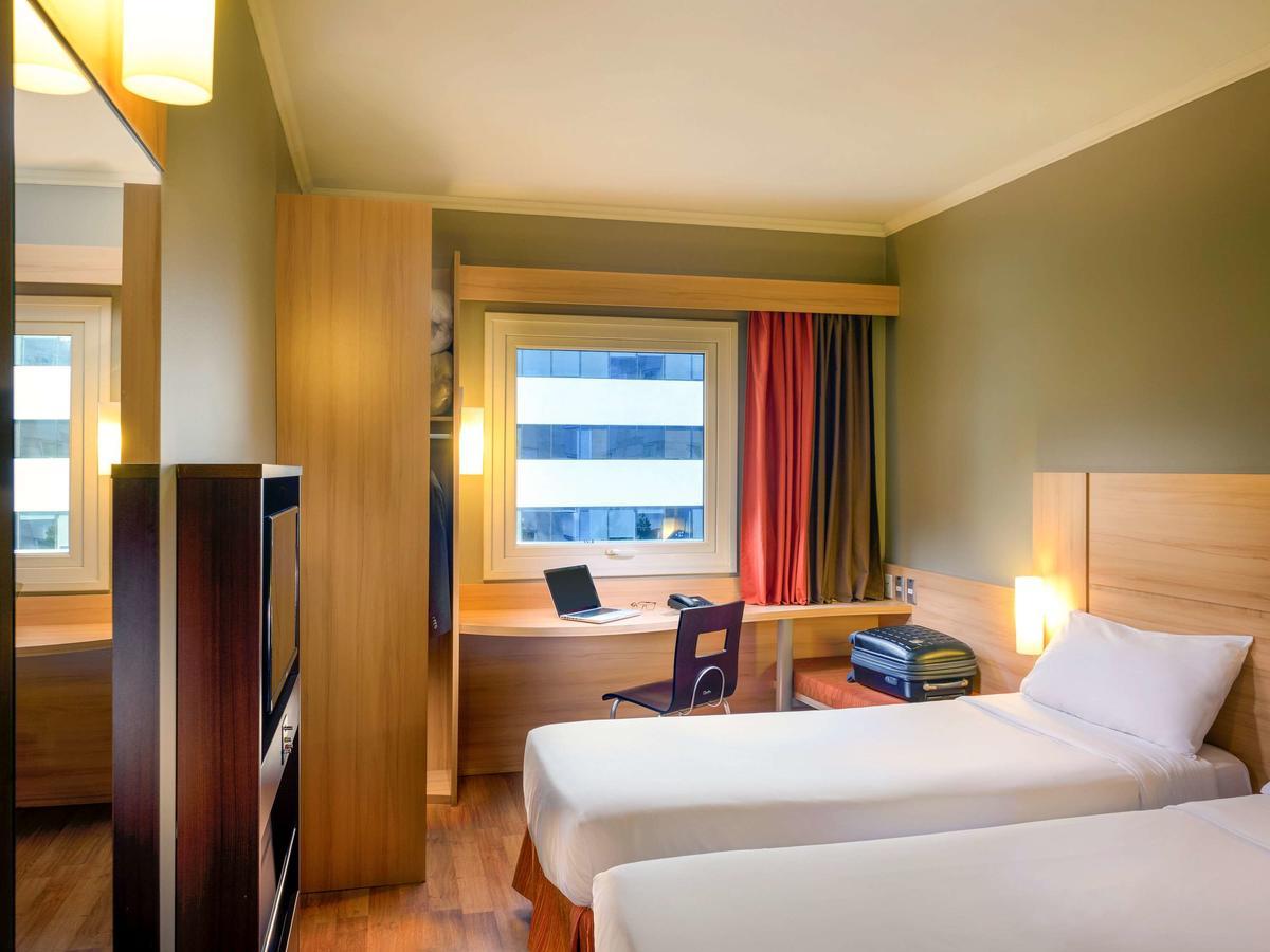 Ibis Santiago Las Condes Exteriör bild